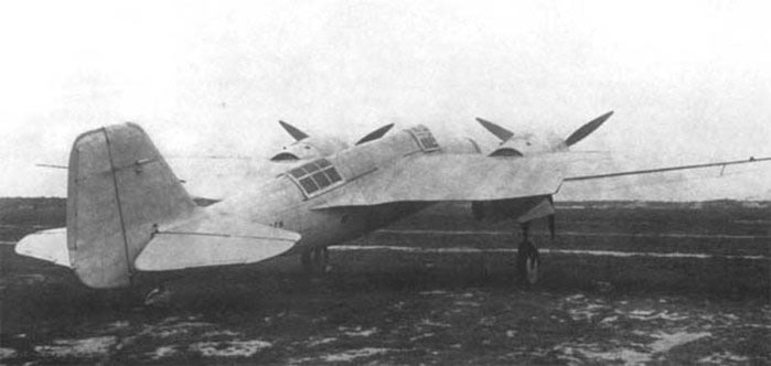 Советский бомбардировщик «СБ» (АНТ-40), вид сзади 