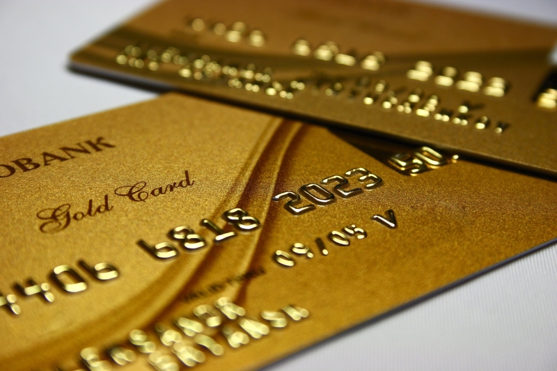 Что такое золотая банковская карта? Основные преимущества золотой карты, отличия от обычной.