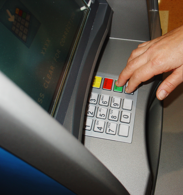 Как положить деньги на карточку через банкомат