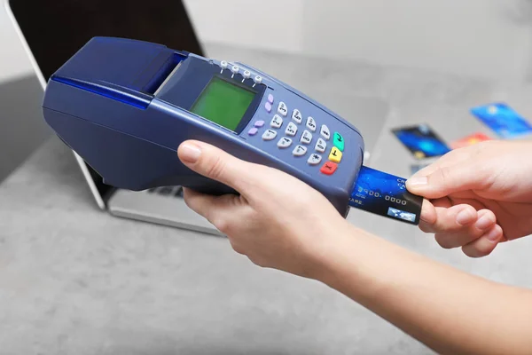 Операции оплаты с кредитной картой — стоковое фото